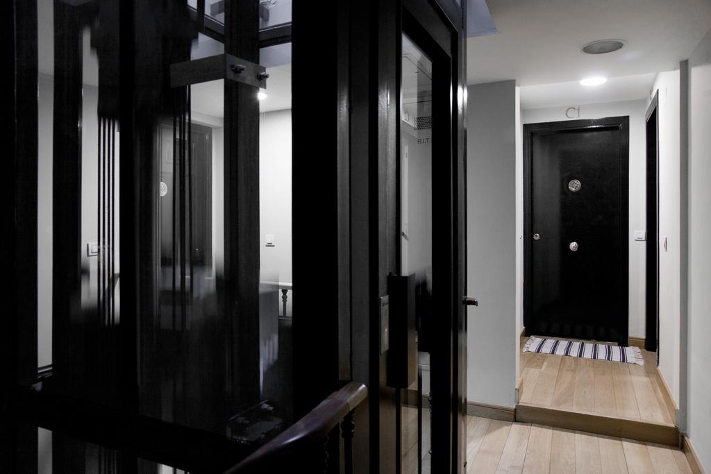Habitat Apartments Latina Madrid Exterior photo